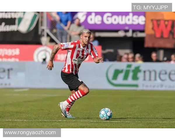 芬洛与福伦丹的激烈对决揭示荷甲赛季的精彩与悬念